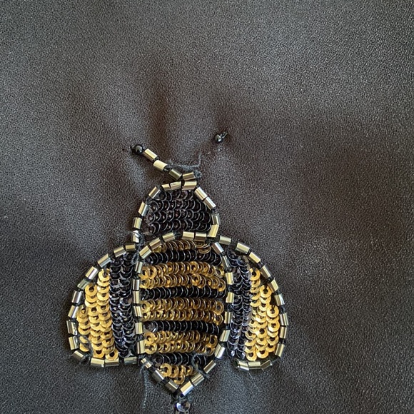 Beaded bee pattern dressy top - Picture 4 of 4